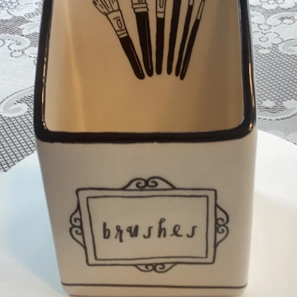 Rae Dunn “brushes” holder